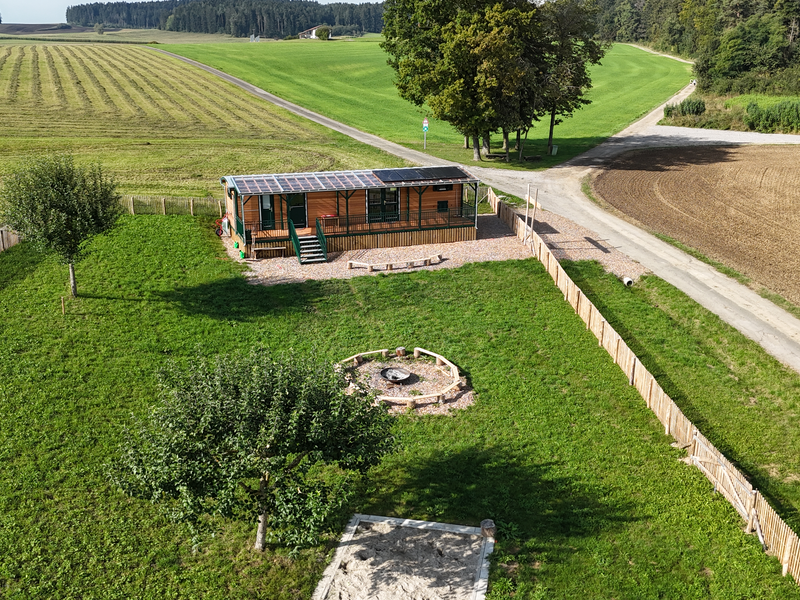 Das Bild zeigt den Waldkindergarten