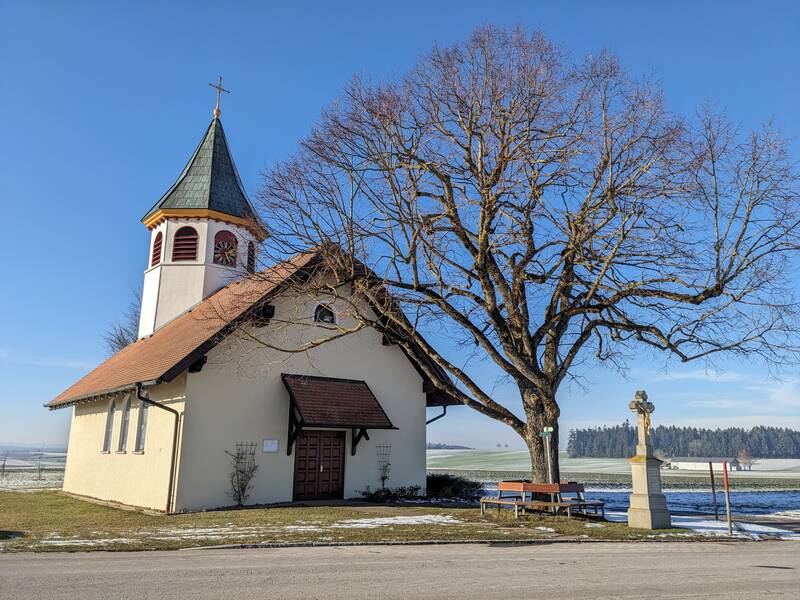 Das Bild zeigt die Marienkapelle in Bösingen